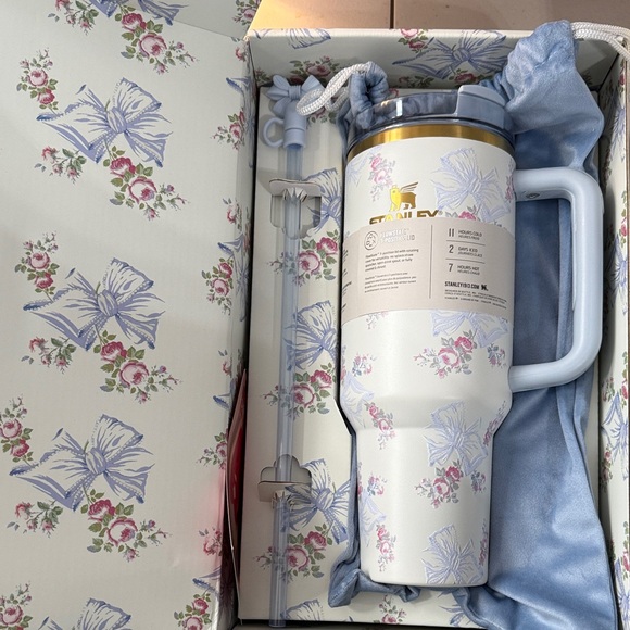 🌸STANLEY x Love ShackFancy 🌸 Limited Edition 40 oz Tumbler Rosa Beaux Blue NWT - Picture 6 of 7